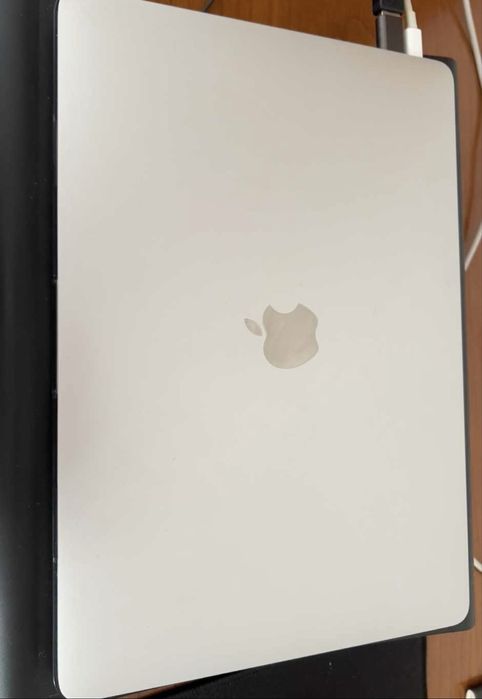 2 Macbooks Pro 13”
