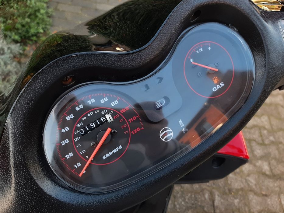 Jak nowy skuter Zipp Quantum 125cc 4t 2008r 1wł 1916km na GAŹNIKU