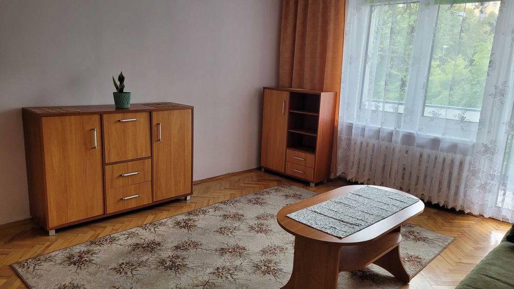 Dużą komfortową kawalerkę blisko centrum sprzedam