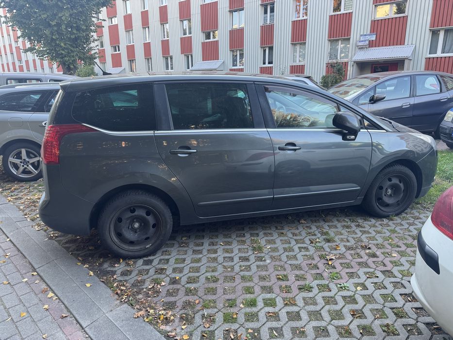 Peugeot 5008