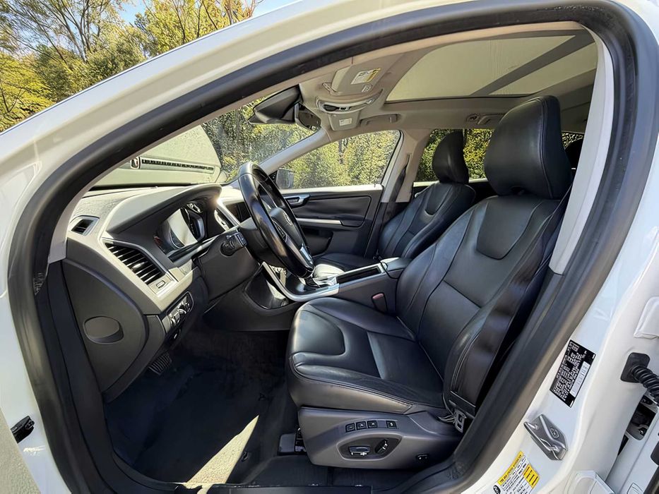 Volvo XC60      2015