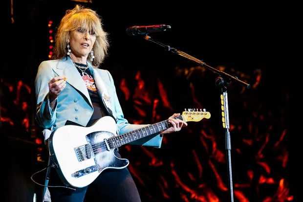 PRETENDERS - The Isle of View (Live Jacob Street Studios-Londres)