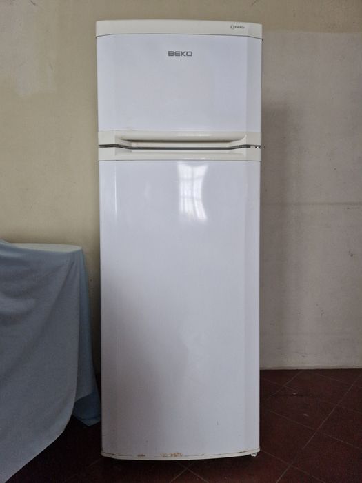 Frigorífico combinado BEKO 233 L