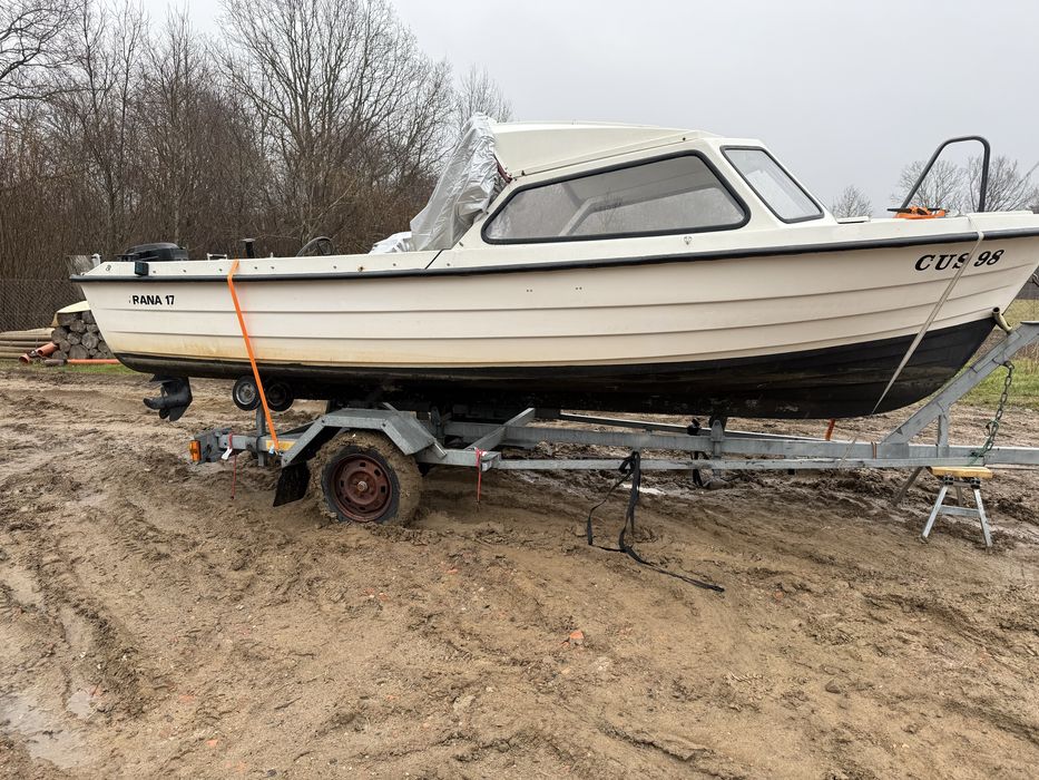 Łodz motorowa kabinowa