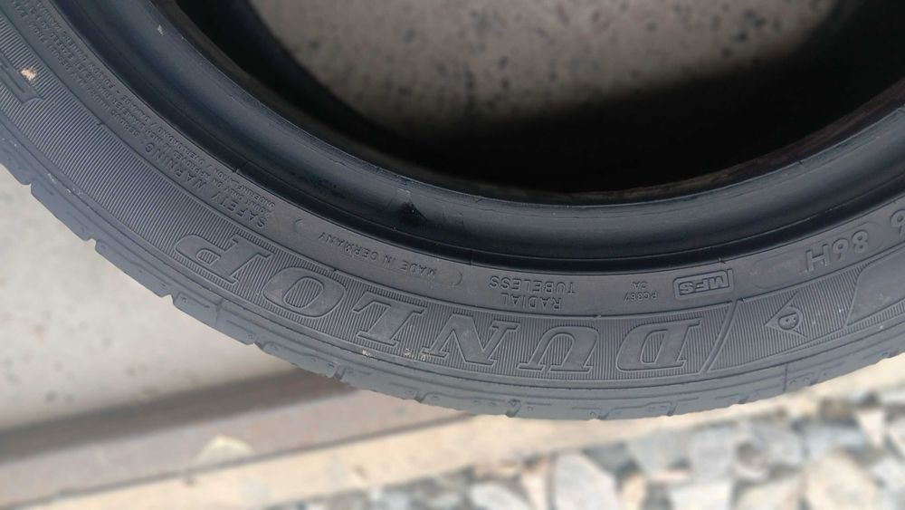 215/45/16 Dunlop sp sport