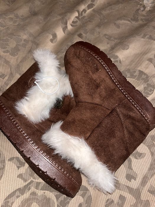 Уги НОВІ 35 розмір