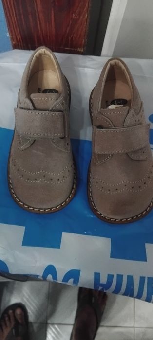 Nr,sapatinhos castanho