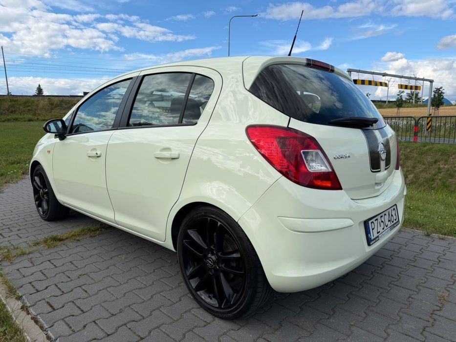 Opel Corsa D 1.2 Enjoy 2011