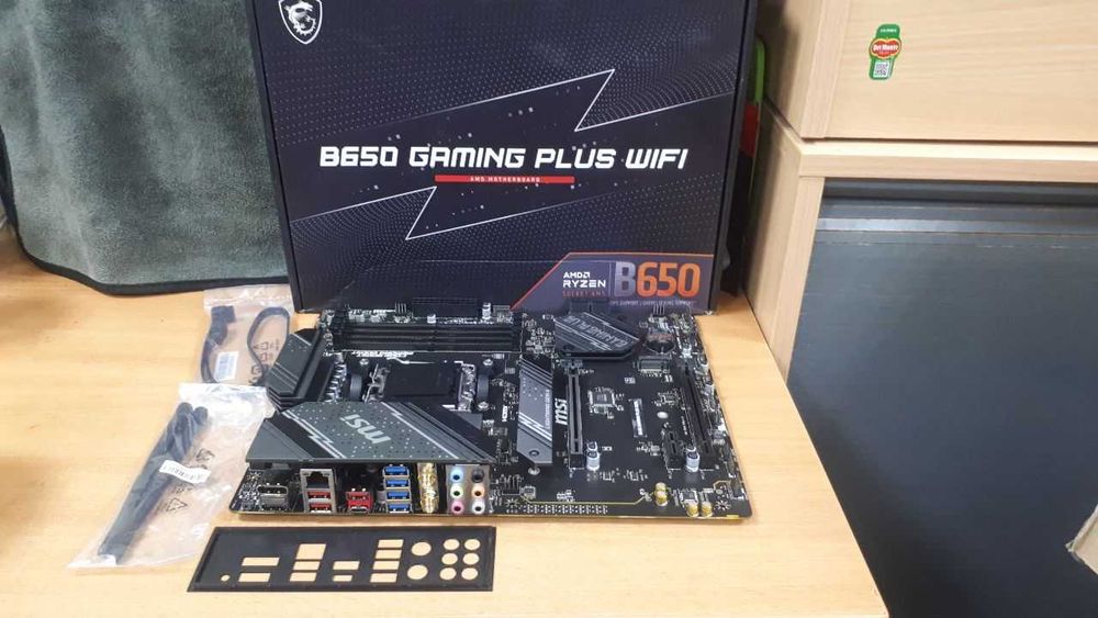 Материнська плата MSI B650 Gaming Plus WiFi
