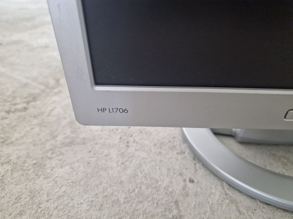 HP L1706 Computer Screen64585704250754122