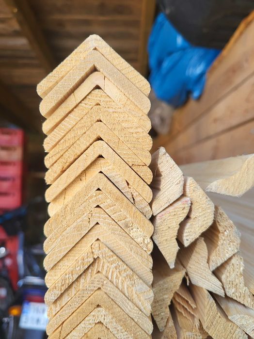 Sprzedam listwy wykończeniowe drewniane świerkowe.