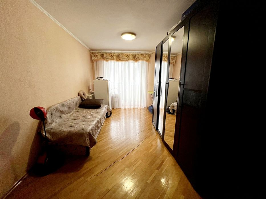 Довгострокова оренда 3-кімнатної квартири в районі "Книжки"