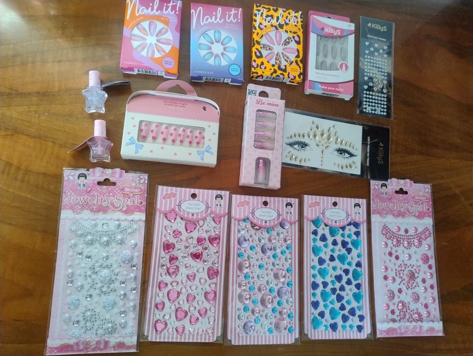 Nowe zestawy Paznokci 6 opakowań + akcesoria