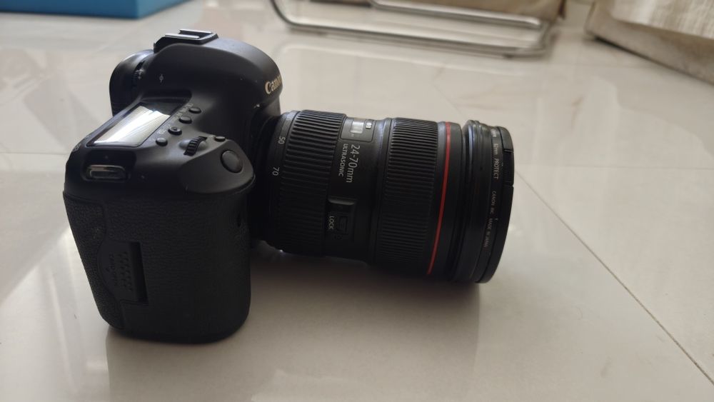 Câmara Canon 5D Mark III à Venda usada mas em ótimo bom estado!