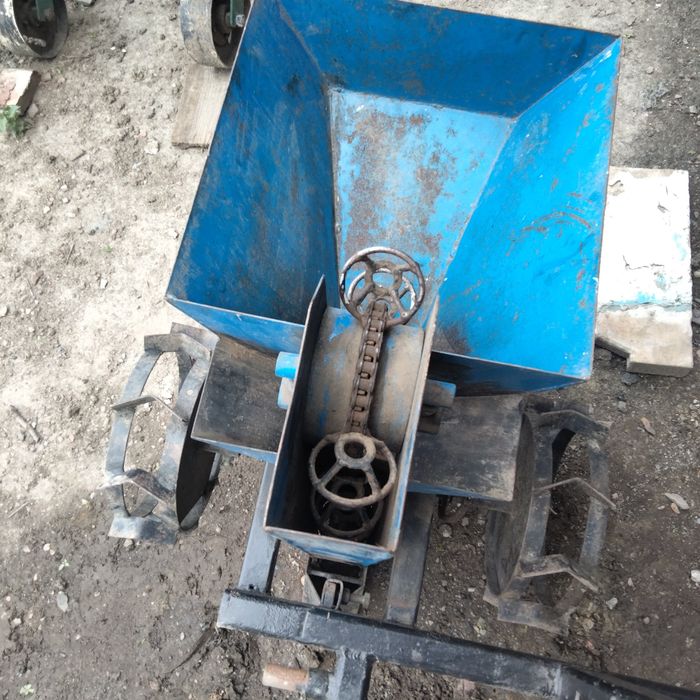 Картоплесажалка продається