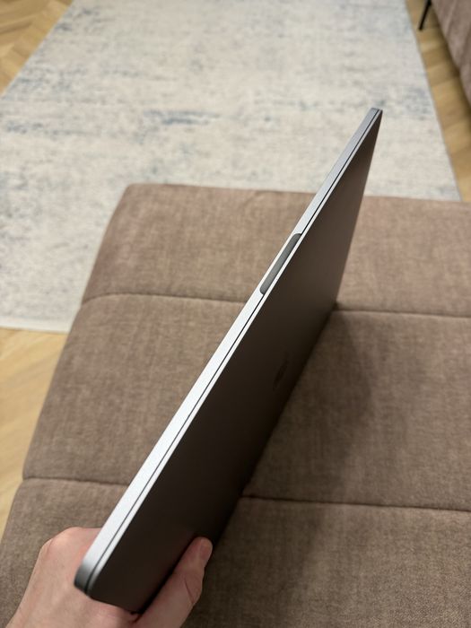 Macbook pro 15 2018 / 2019 i7 / 16gb / 512gb/ Radeon Pro 4 ГБ 92% АКБ