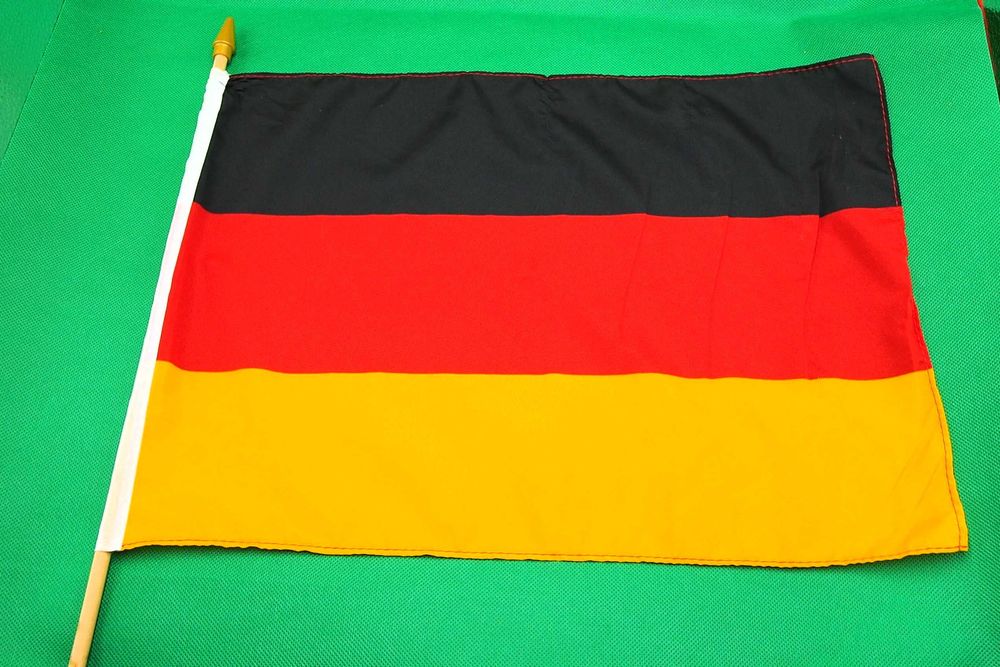 NIEMCY FLAGA chorągiew chorągiewka szturmówka baner 40 x 25 cm
