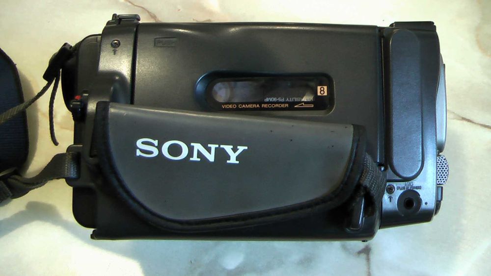 Відеокамера Sony CCD-TRV24E