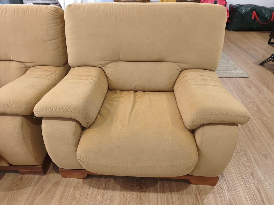 Conjunto Sofá 2 Lugares + 2 Cadeirões Individuais