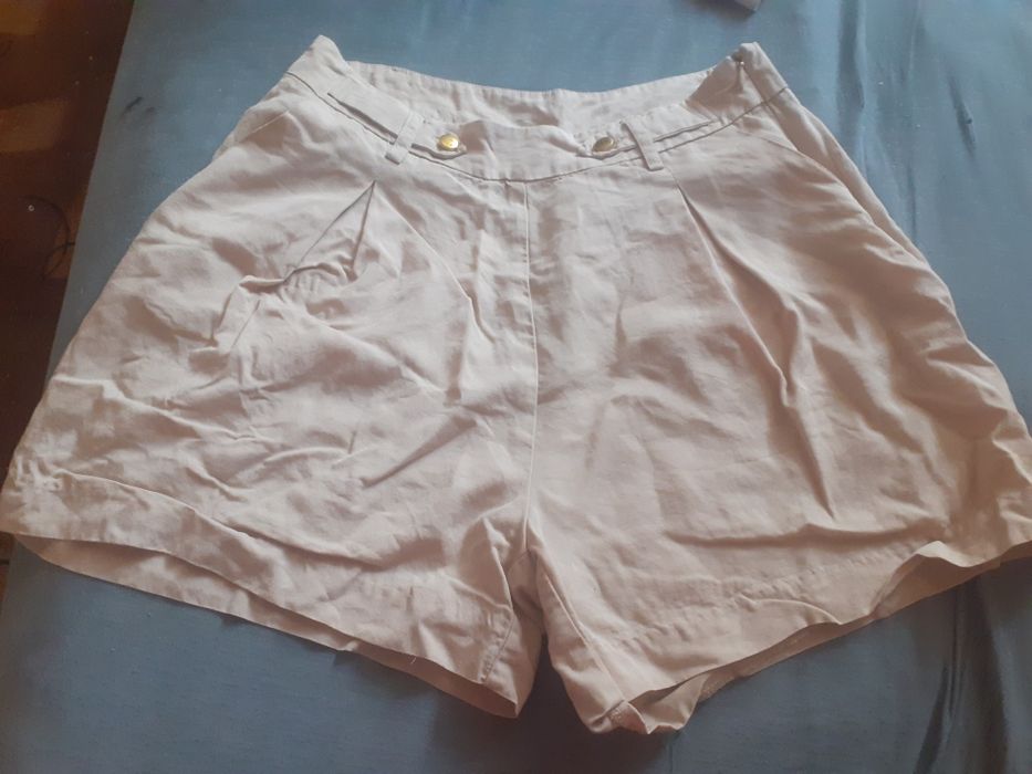 Spodenki krotkie beżowe