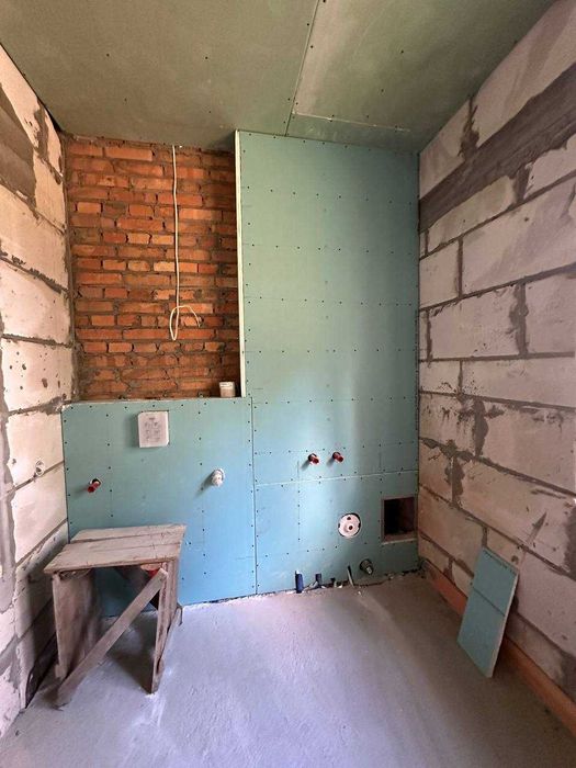 Продаж двоповерхового будинку у селі Крехаїв, Чернігівська область