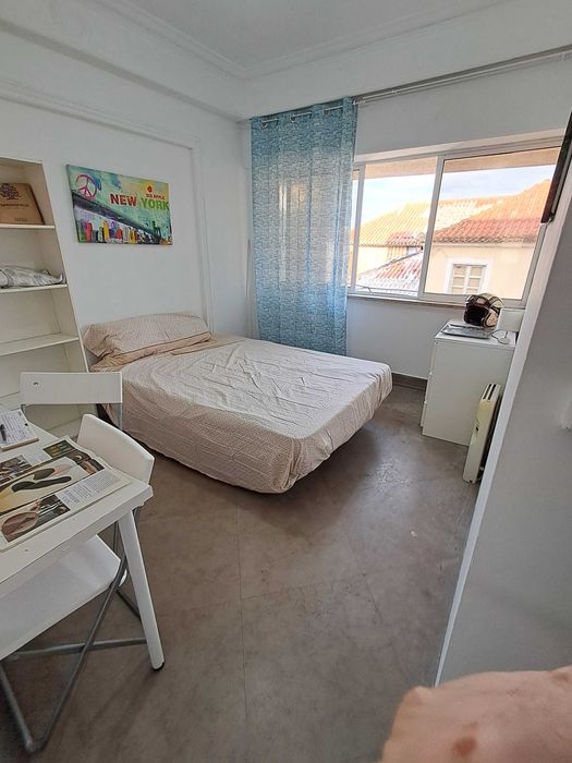 Quartos bons com terraços. Na Graça. Lisboa. Entrada imediata.