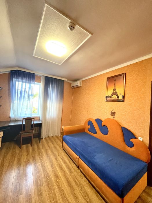 Будинок-герой, бо ж єдиний в своєму роді! 6 кімн. + гостьовий + гараж!