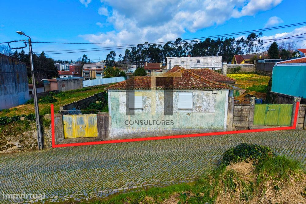 Moradia Térrea com 4 Frentes e 1.054m² de Terreno – O Seu Refúgio