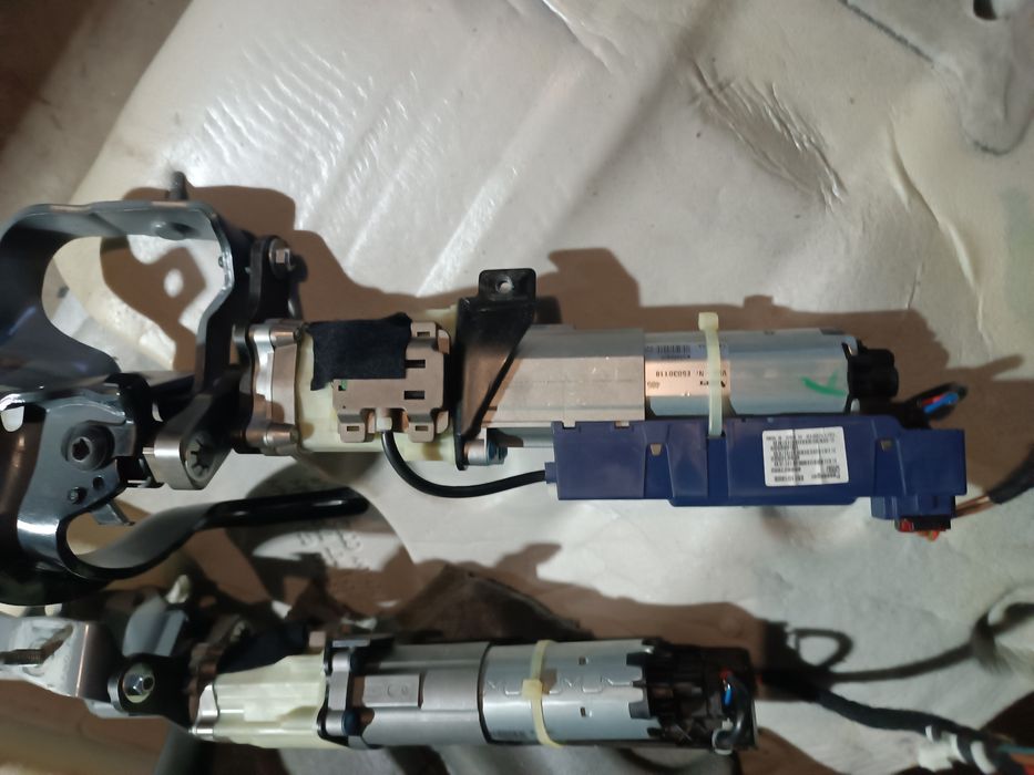 Audi Q5 8R 14 рік електро привід багажника петлі моторчик розборка