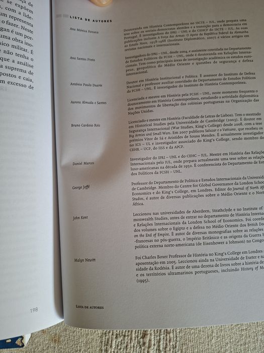 Duas revistas RI Relações Internacionais por 3 euros