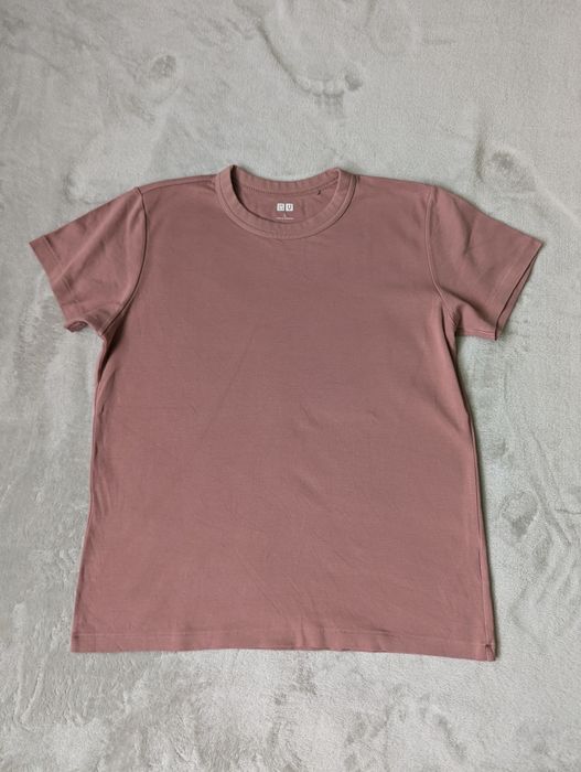 Футболка uniqlo.