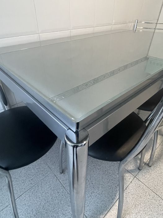 Mesa cozinha extensivel vidro + 5 cadeiras