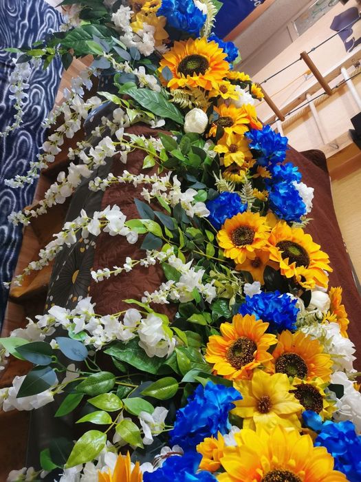 Цветочная гирлянда, арка,президиум ,фотозона ,декор фасада