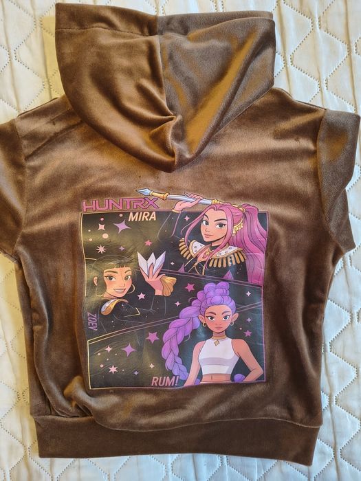 bluza Huntrix 104/110 welurowa