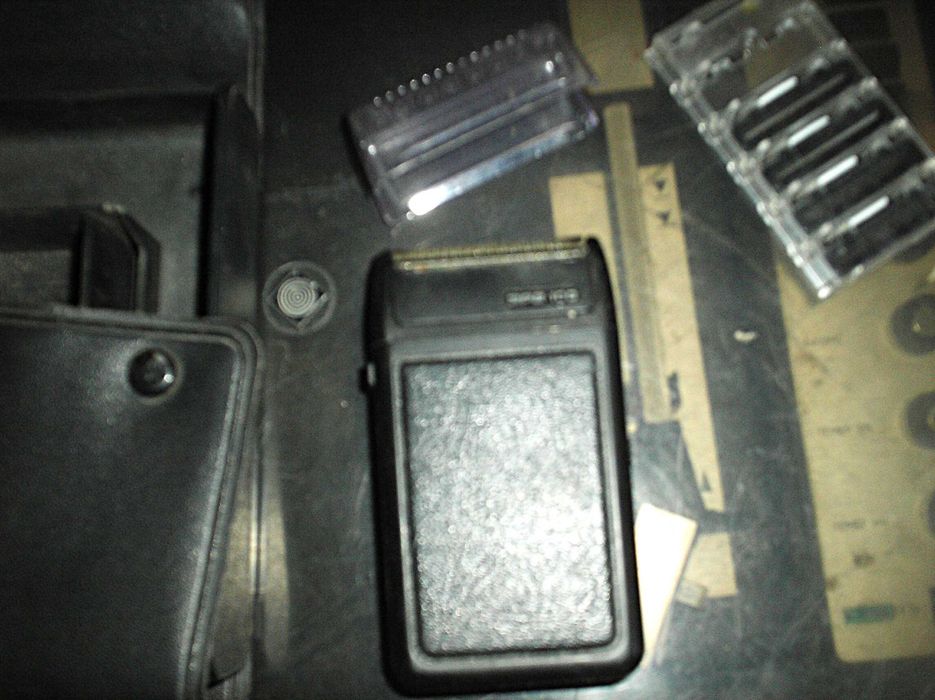 електробритва у неробочому стані