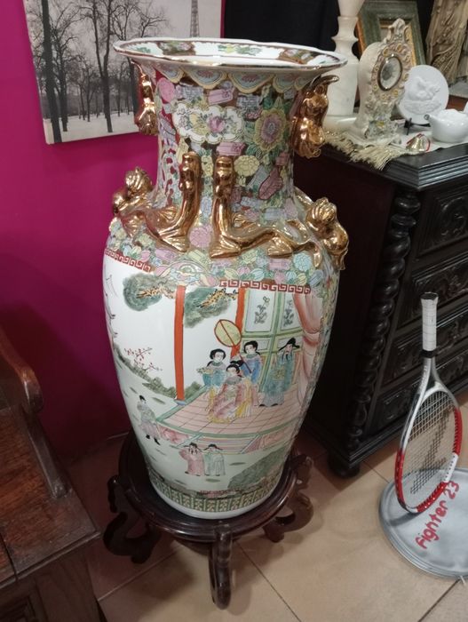 Jarrão oriental com suporte