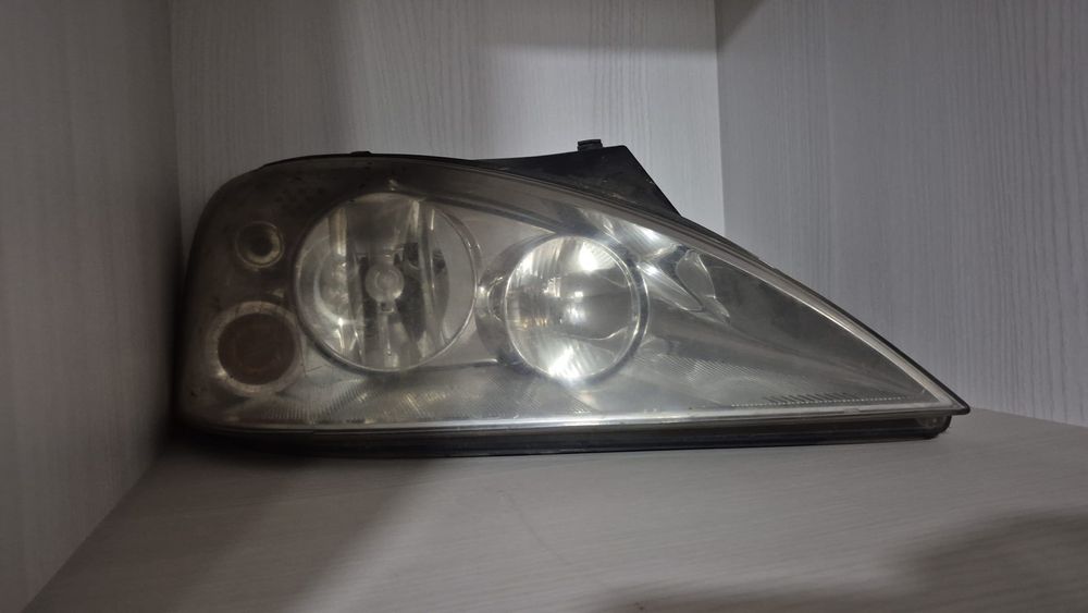 Farol direito Ford galaxy 2004