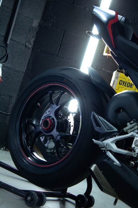 Ducati Streetfighter V4S