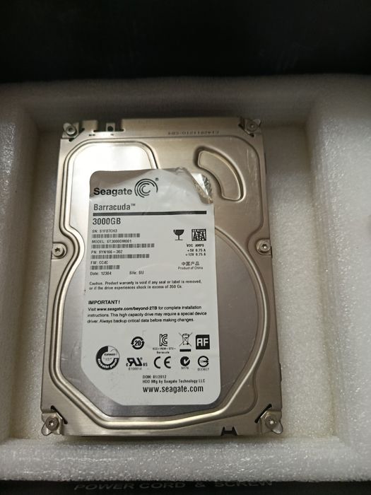 Жесткий диск Винчестер HDD 3 Tb / Тб Seagate Barracuda ST3000DM001 3.5