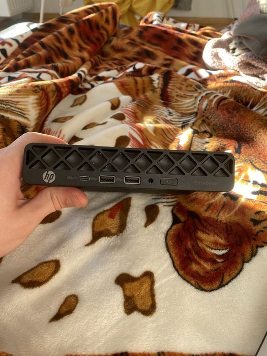 HP elitedesk 8 mini G1i desktop AI PC ( ultra 7 )