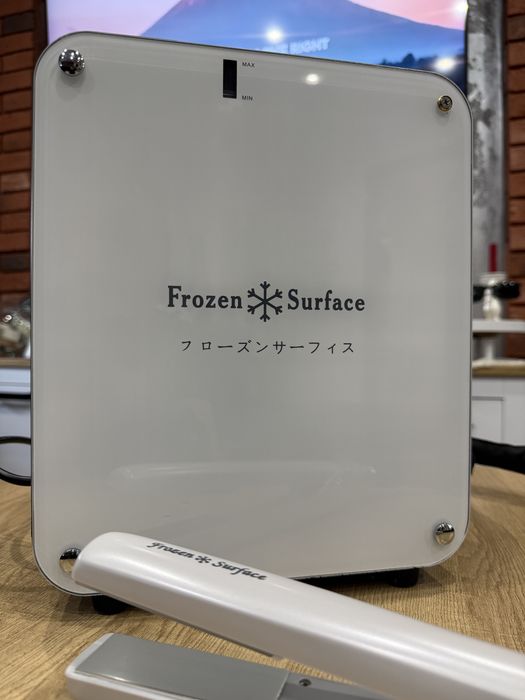 Frozen Surface – profesjonalne urządzenie do krioterapii włosów / Prostownica / Pielęgnacja włosów
