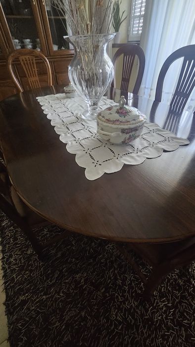 Mesa de jantar com 6 cadeiras