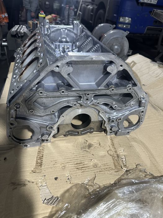 Блок, блок цилиндров Bmw x5m x6m m5 m6 s63b44 орининал б.у.