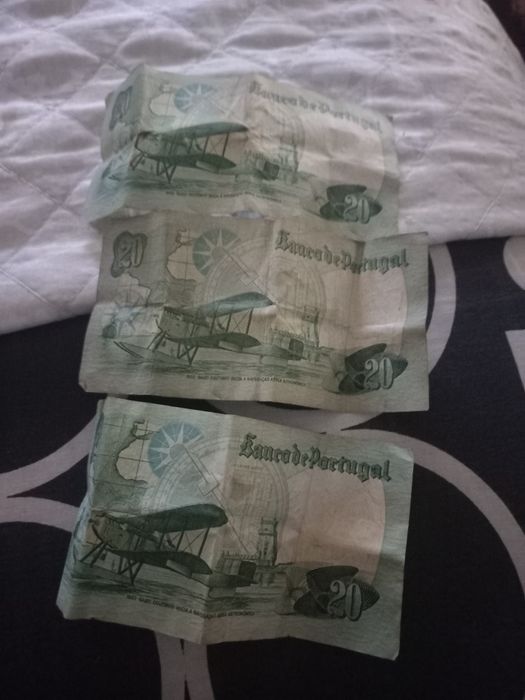 Notas e moedas antigas