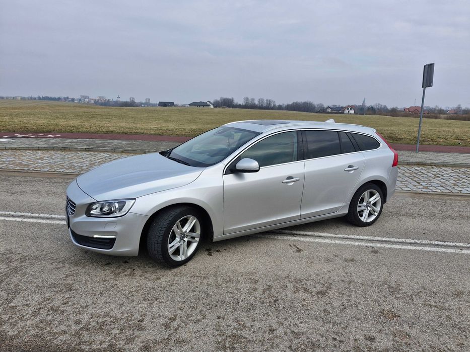 Wynajem samochodu VOLVO V60 2.0  Automat