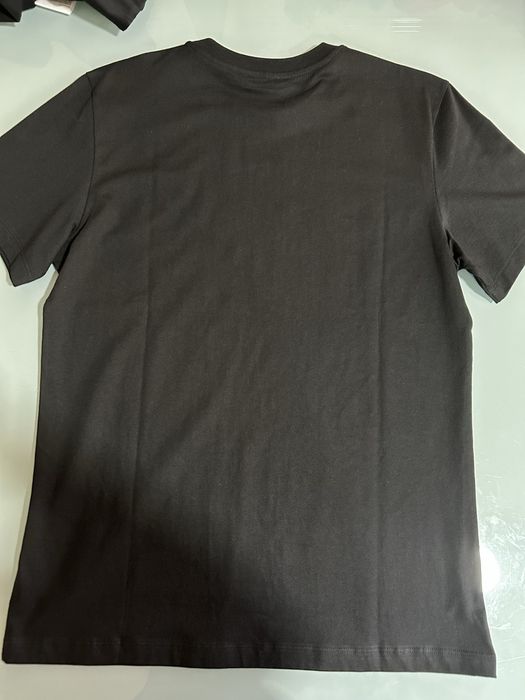 Moncler T-shirt preta
