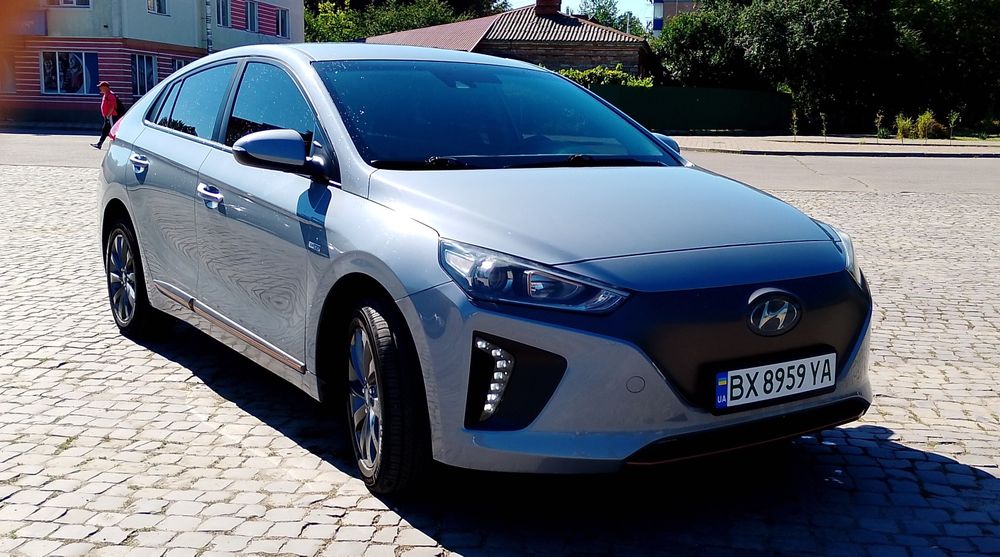 Гарний стан Hyundai Ioniq Electric 2016 — SoH 100% + Автономка Webasto + Збільшений кліренс