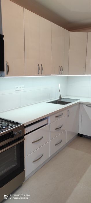 Продам кухону меблі