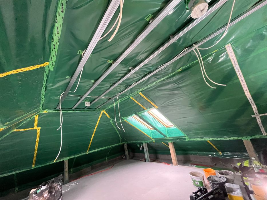 Zabudowa poddaszy, szpachlowanie ścian