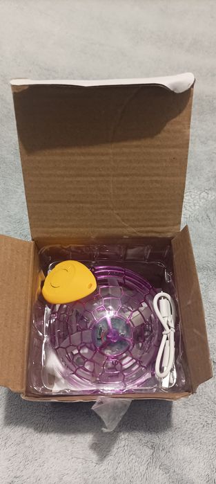 Latająca kula,dron piłka,  lewitująca i świecąca zabawka